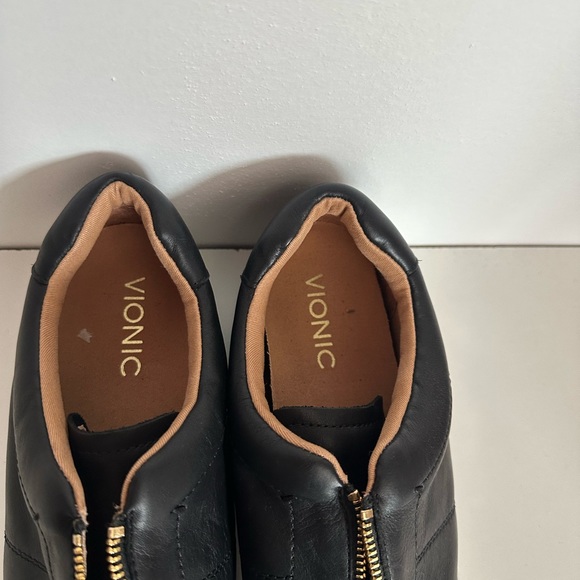 Vionic Ellis Black Leather Zip Up Sneaker - Picture 3 of 8